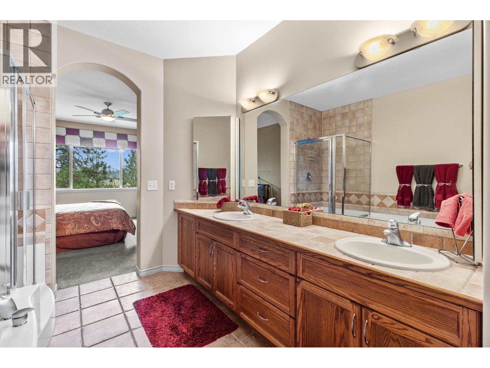 4520 Gallaghers Lookout Unit# 2. Kelowna, British Columbia