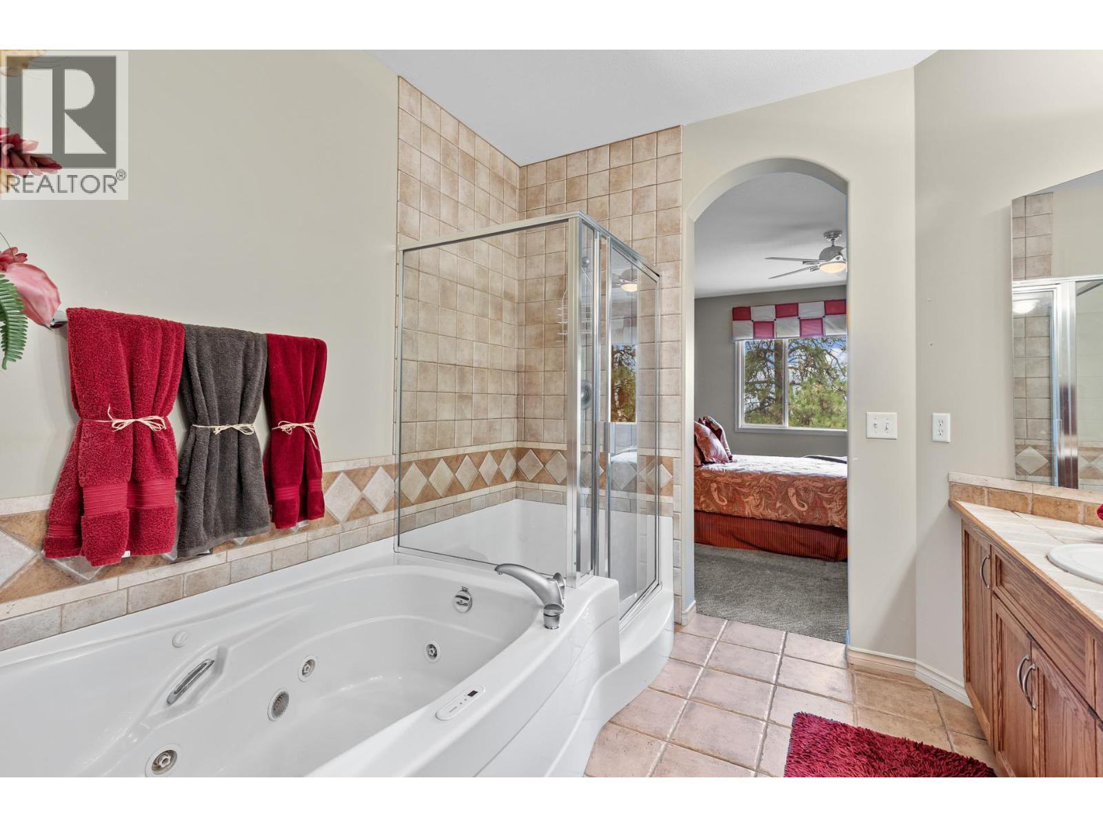 4520 Gallaghers Lookout Unit# 2. Kelowna, British Columbia