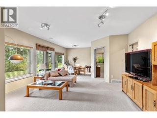 4520 Gallaghers Lookout Unit# 2. Kelowna, British Columbia