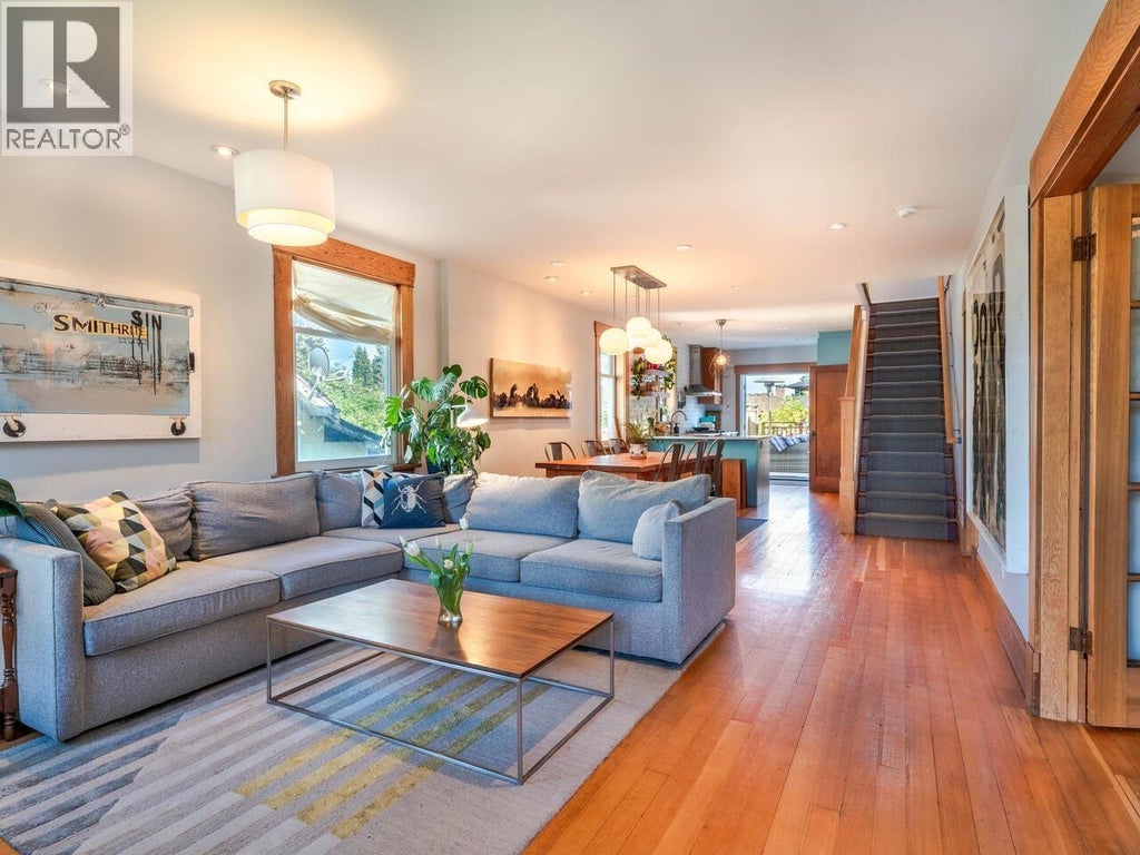 1124 Tenth Avenue, New Westminster