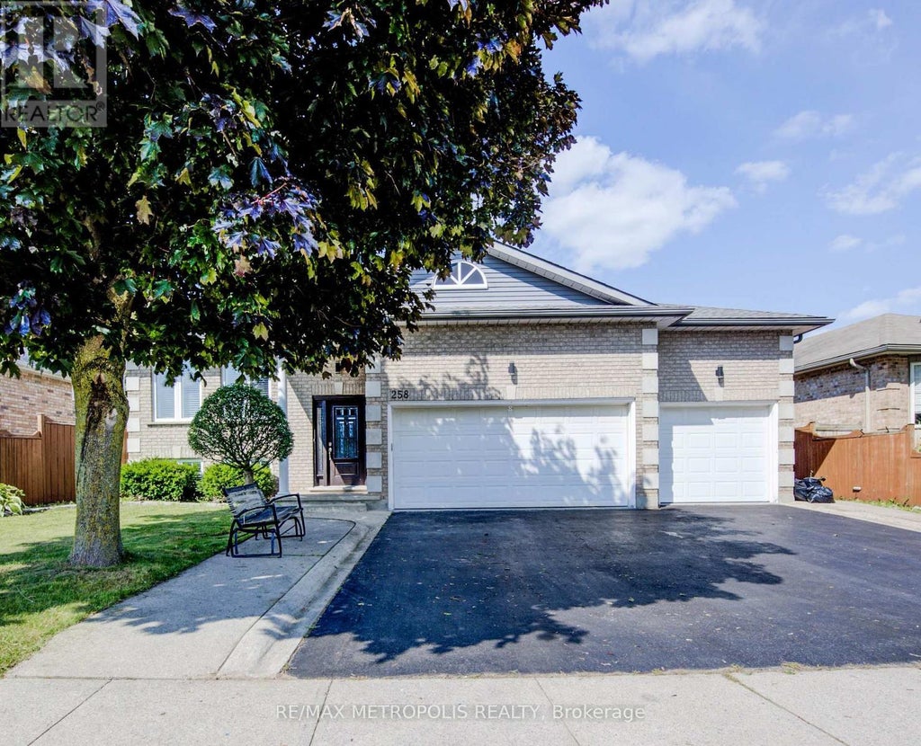 258 Saginaw Parkway, Cambridge