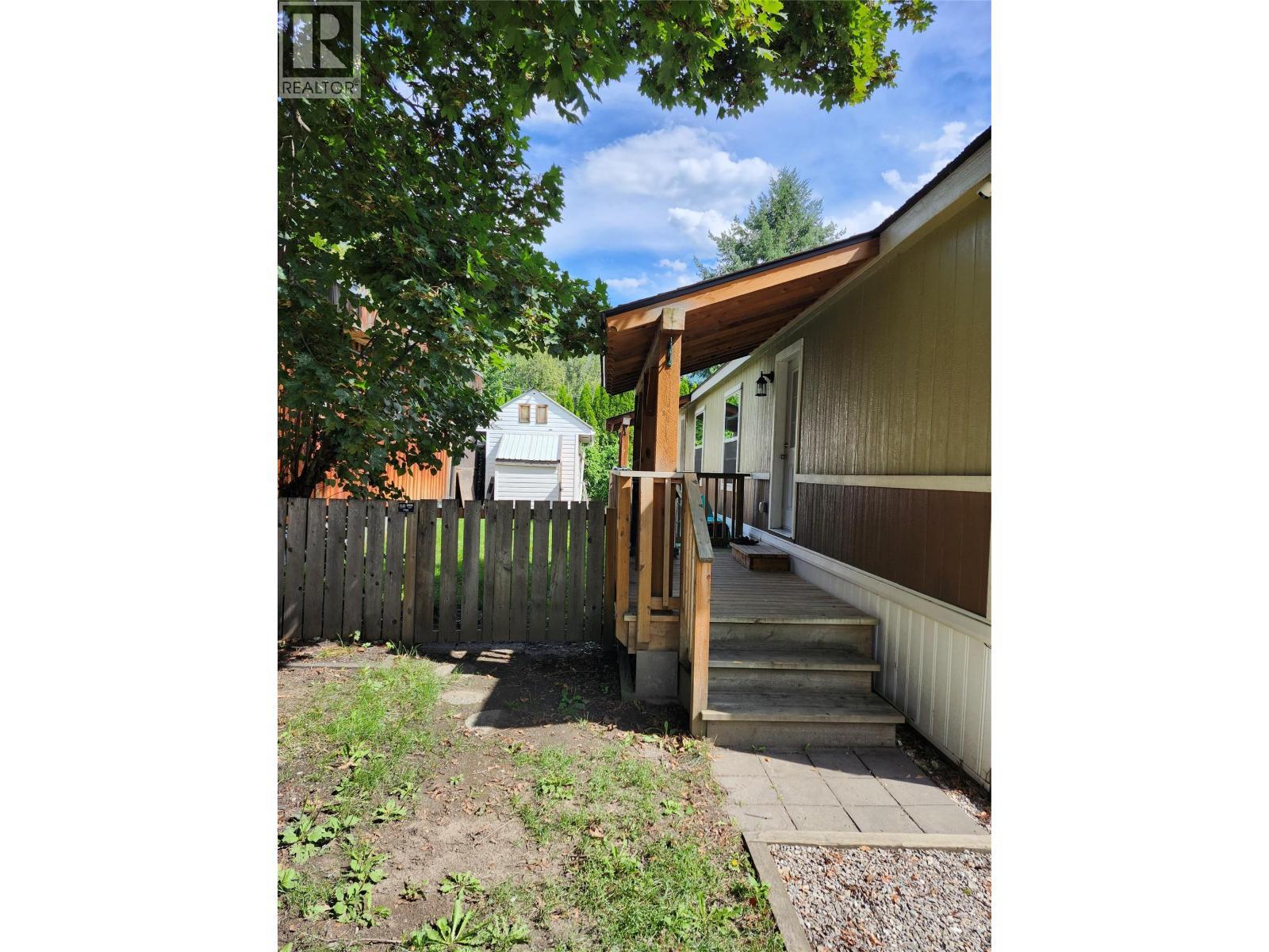 318 Humbert Street Unit# 10. Revelstoke, British Columbia