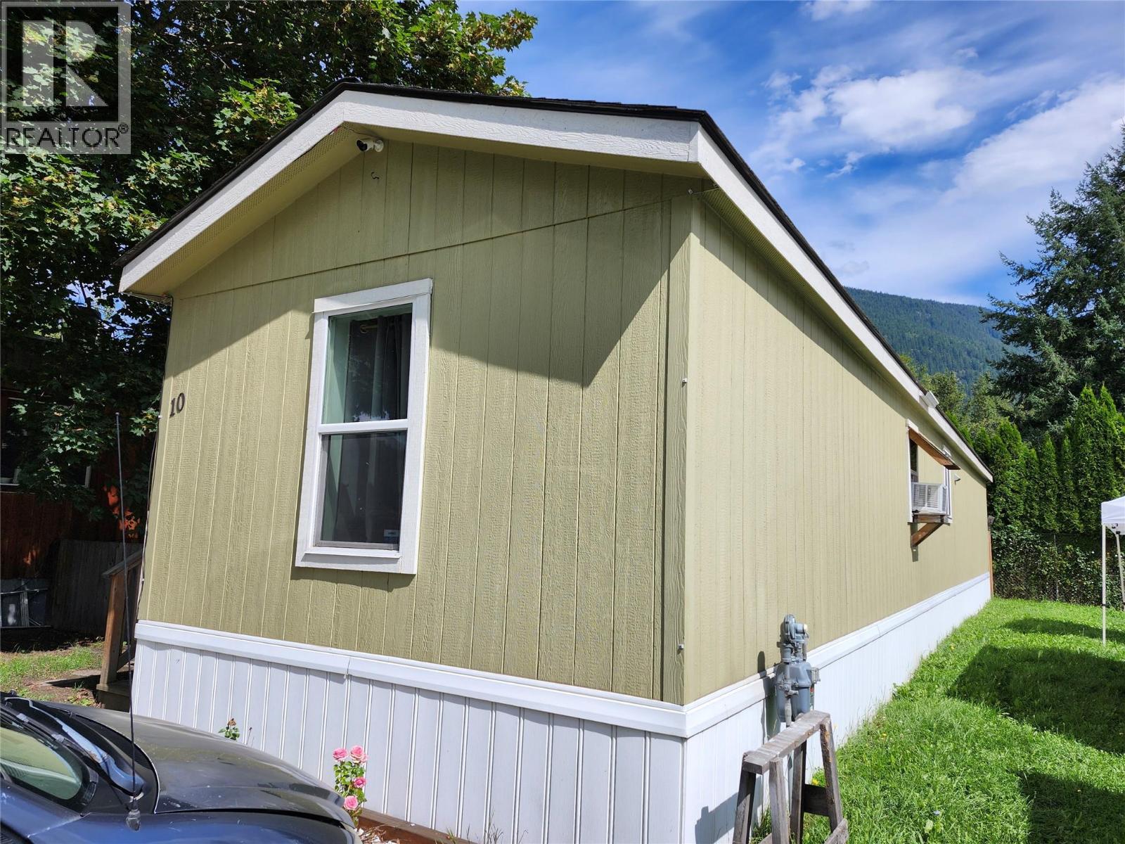 318 Humbert Street Unit# 10. Revelstoke, British Columbia