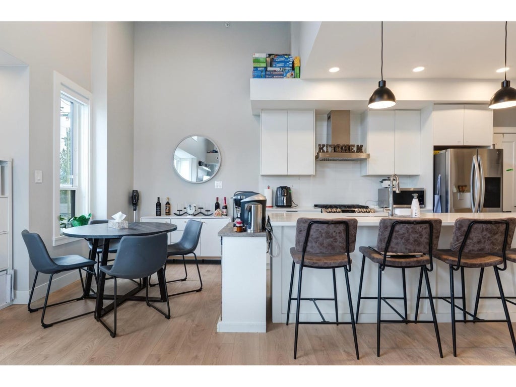 312 14818 60 Avenue, Surrey