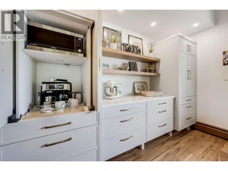 1590 Willow Crescent. Kelowna, British Columbia