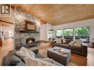 1590 Willow Crescent. Kelowna, British Columbia