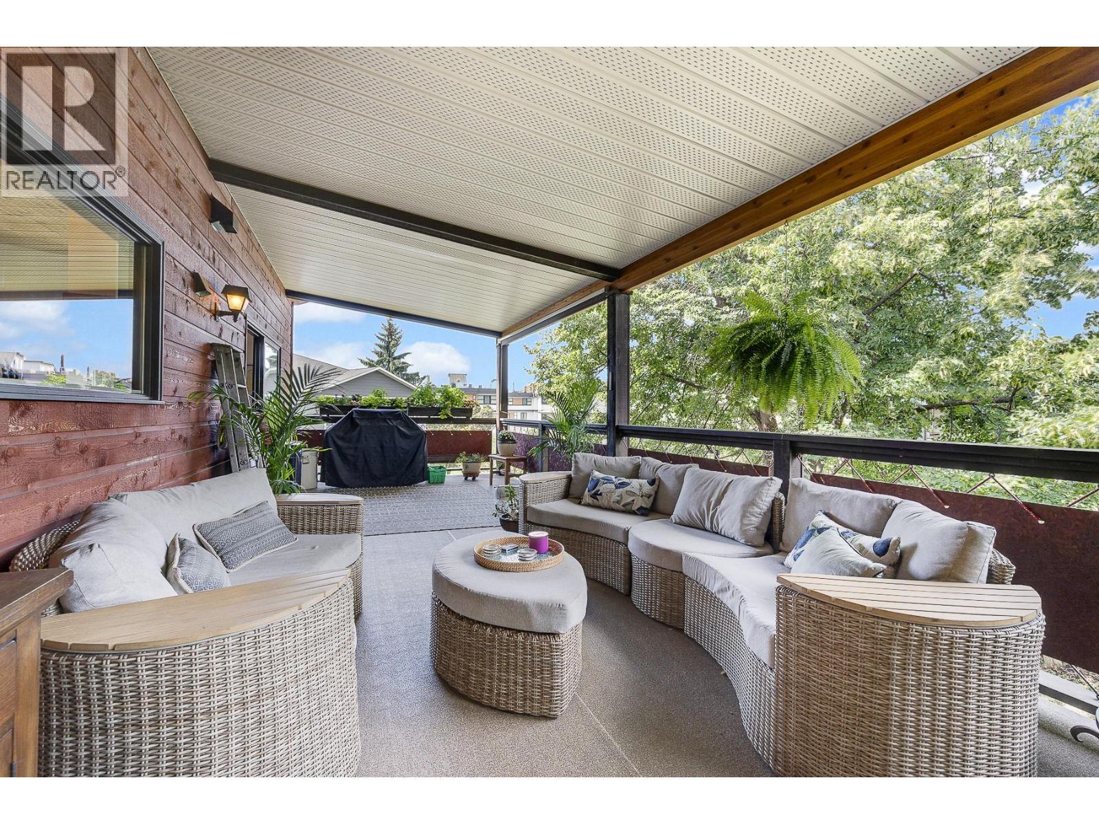 1590 Willow Crescent. Kelowna, British Columbia