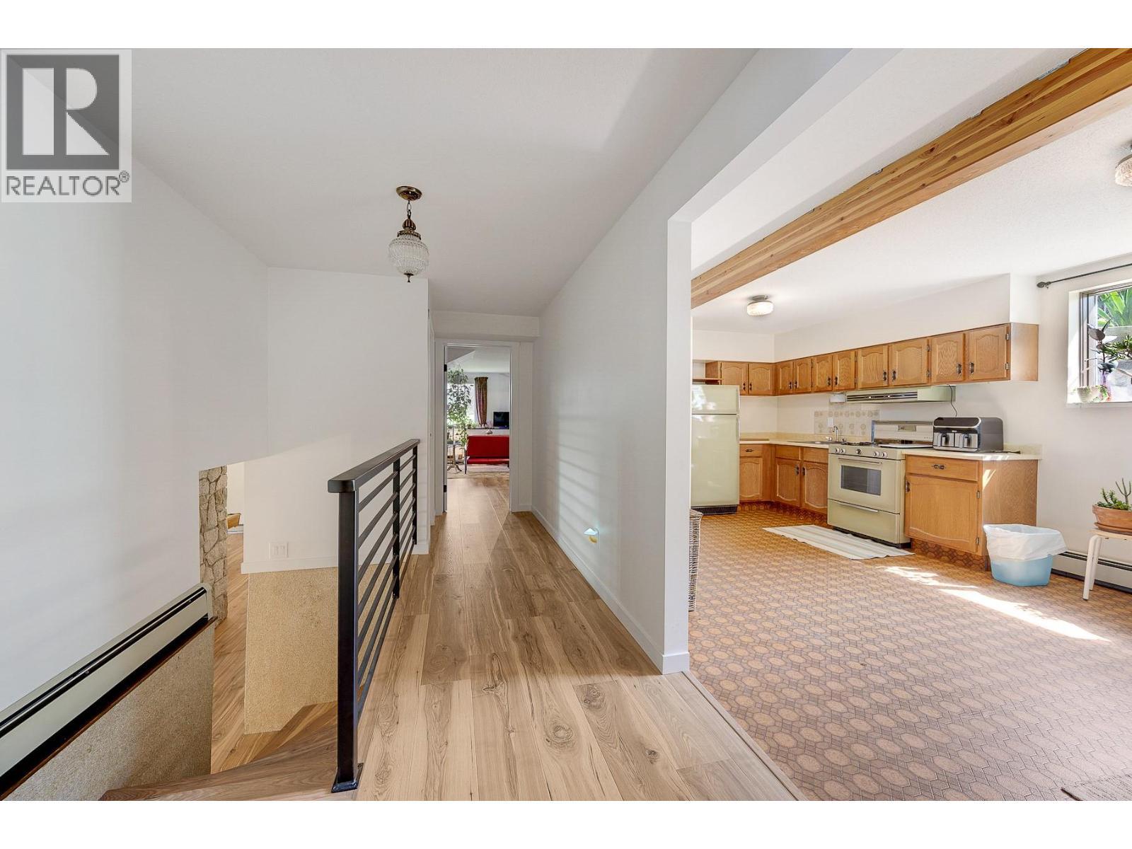 1590 Willow Crescent. Kelowna, British Columbia