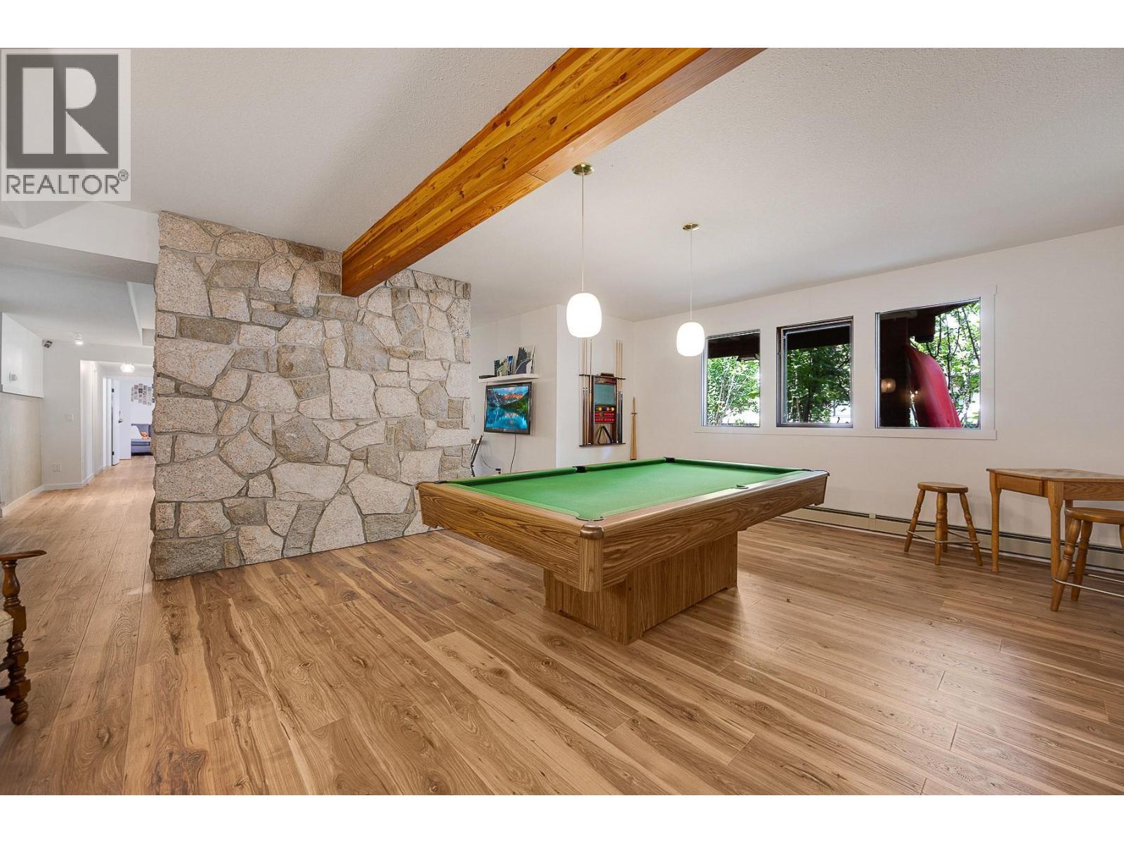 1590 Willow Crescent. Kelowna, British Columbia