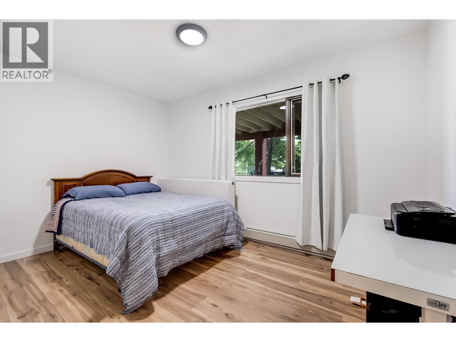 1590 Willow Crescent. Kelowna, British Columbia