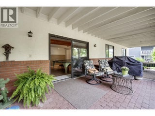 1590 Willow Crescent. Kelowna, British Columbia