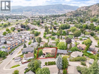 1590 Willow Crescent. Kelowna, British Columbia