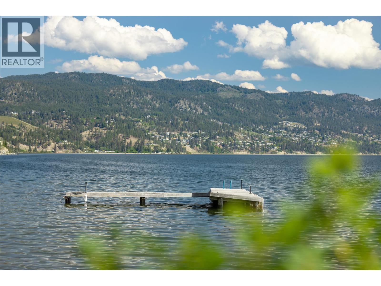 7260 Highway 97 Highway S. Peachland, British Columbia