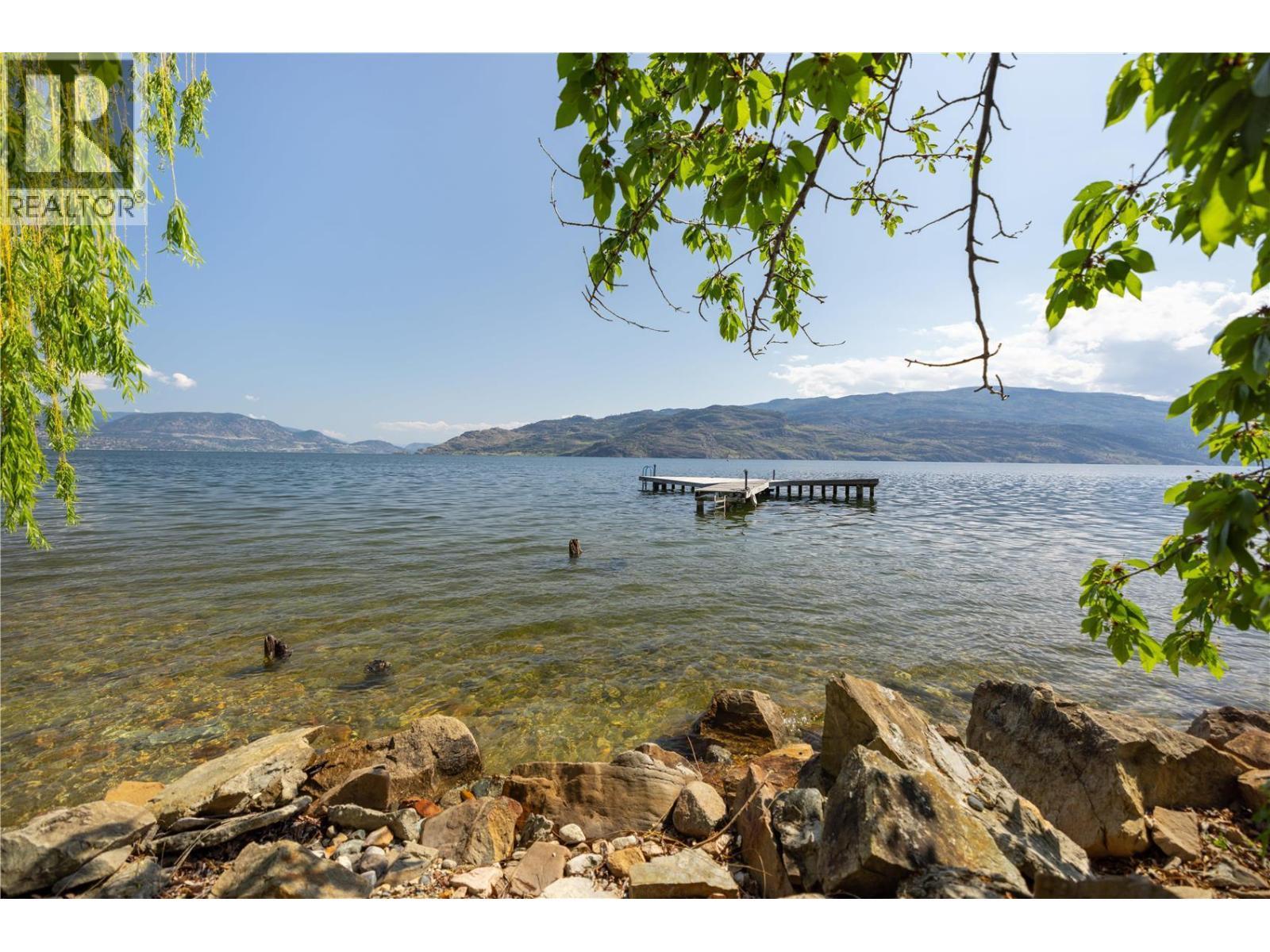 7260 Highway 97 Highway S. Peachland, British Columbia