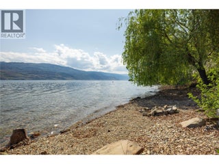 7260 Highway 97 Highway S. Peachland, British Columbia