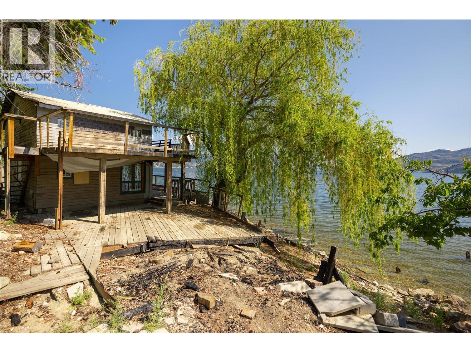 7260 Highway 97 Highway S. Peachland, British Columbia