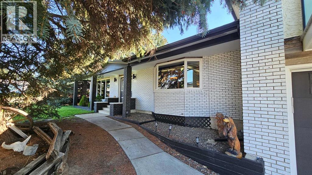 808 1 Street Ne, Milk River