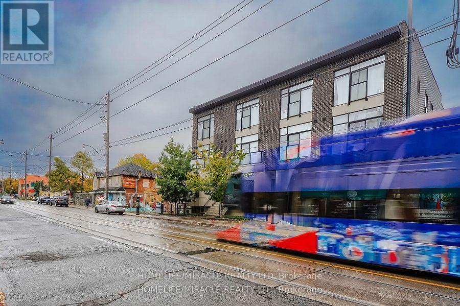 2 - 1331 Gerrard Street E, Toronto (greenwood-Coxwell)