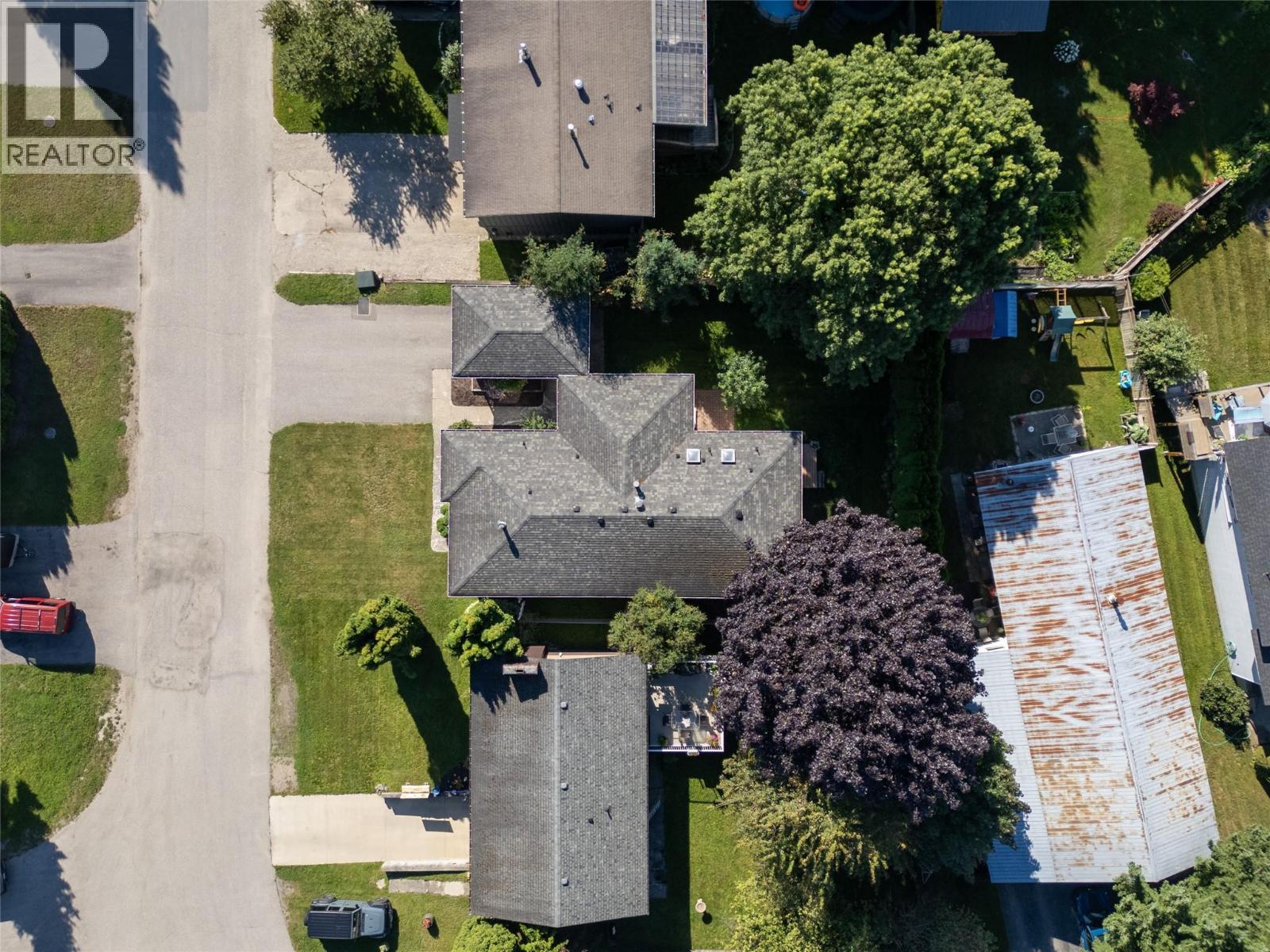 1017 Cottonwood Street. Revelstoke, British Columbia