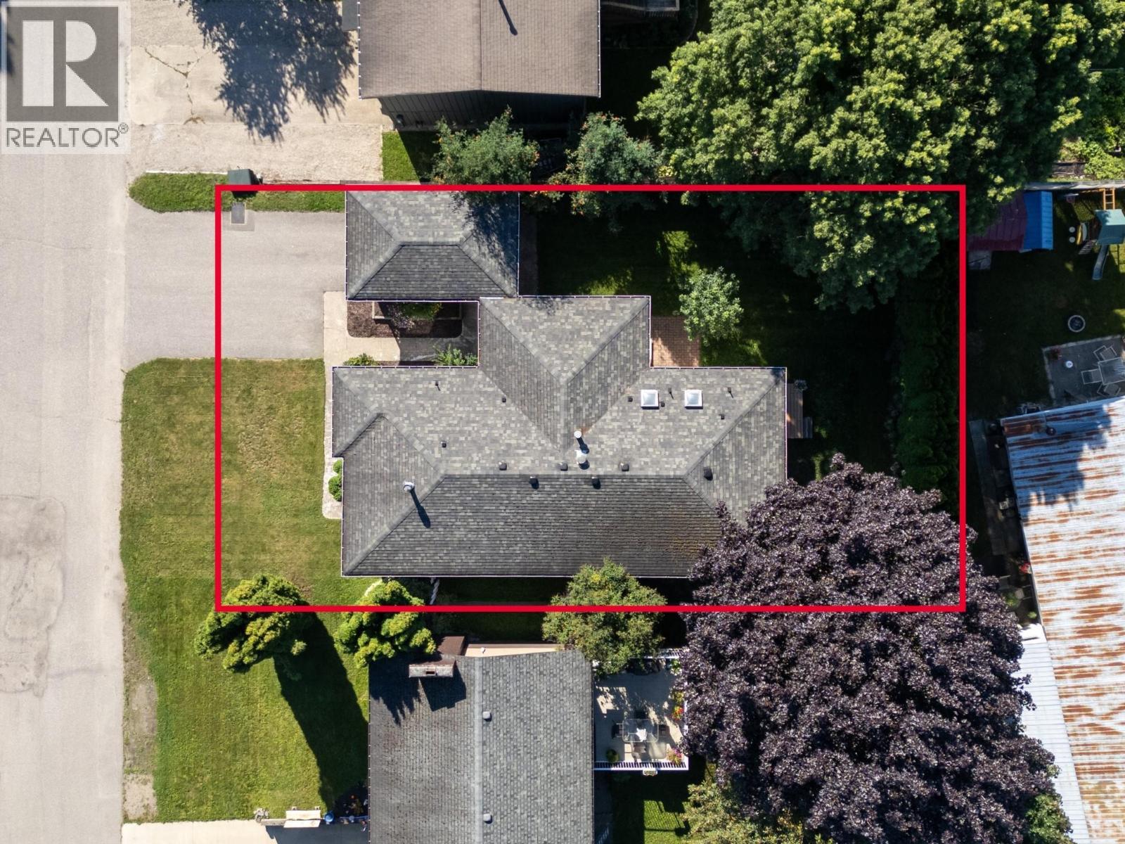 1017 Cottonwood Street. Revelstoke, British Columbia