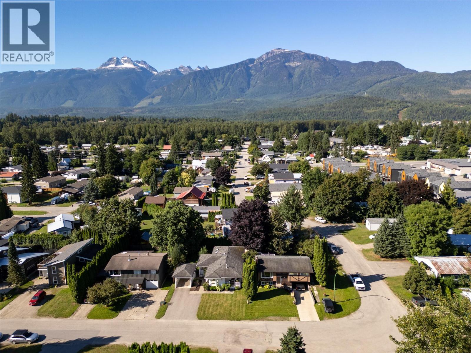 1017 Cottonwood Street. Revelstoke, British Columbia
