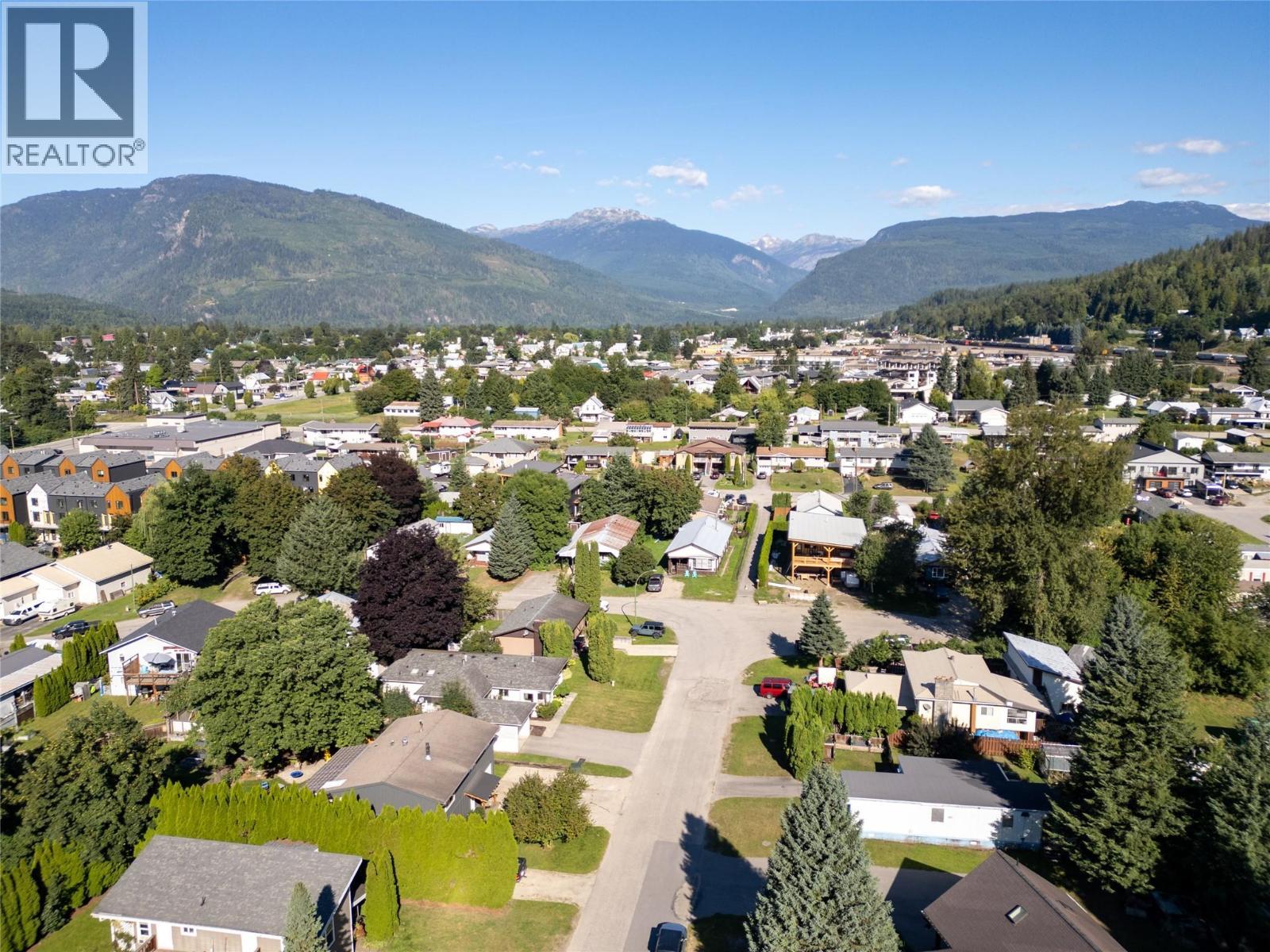 1017 Cottonwood Street. Revelstoke, British Columbia