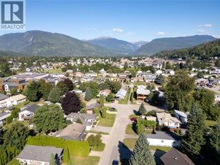 1017 Cottonwood Street. Revelstoke, British Columbia