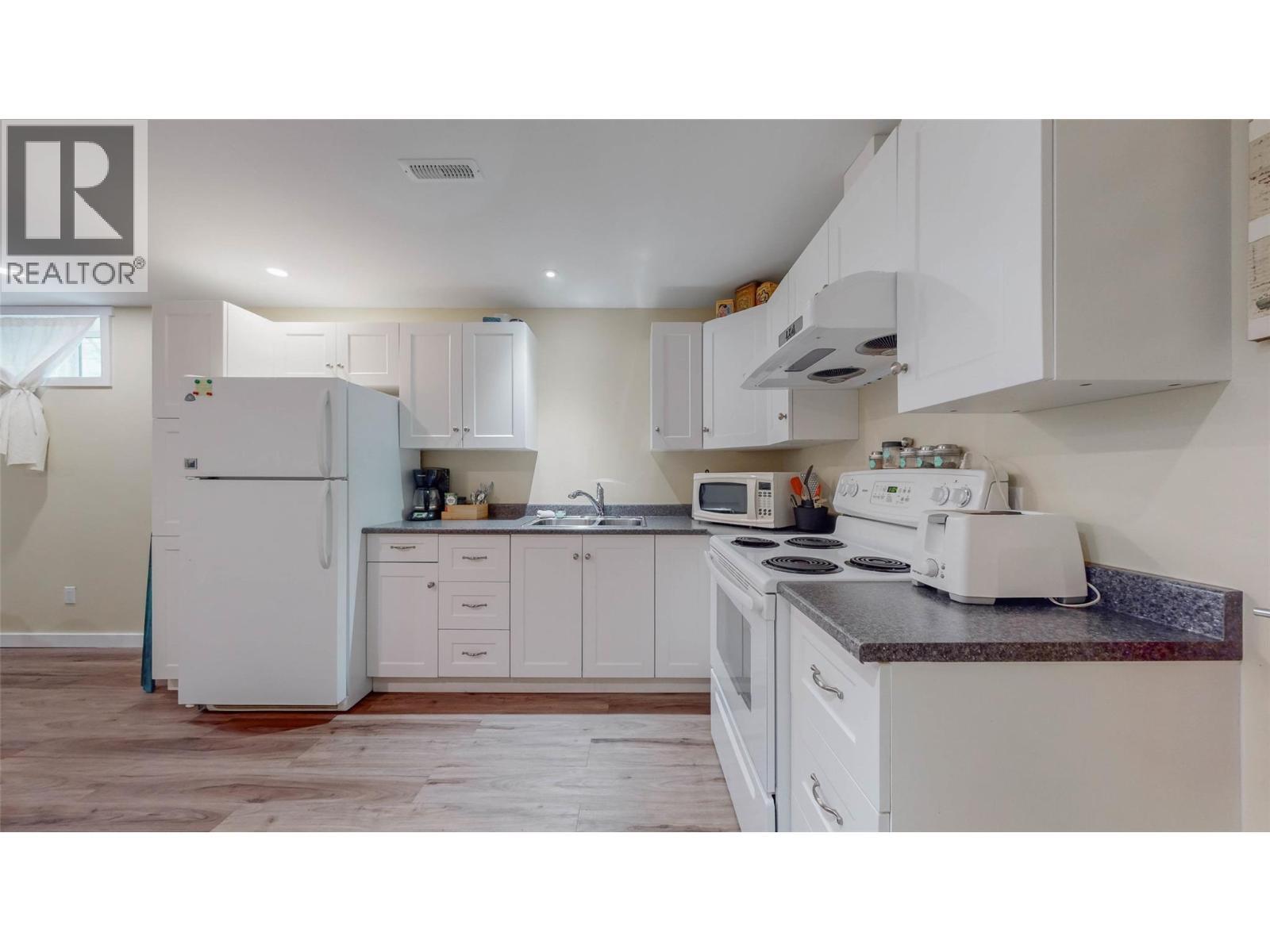 20 Finch Crescent. Osoyoos, British Columbia