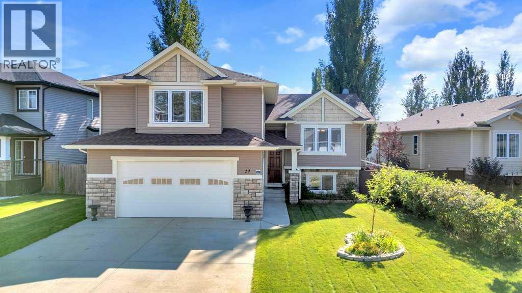 29 Estella Crescent, Lacombe