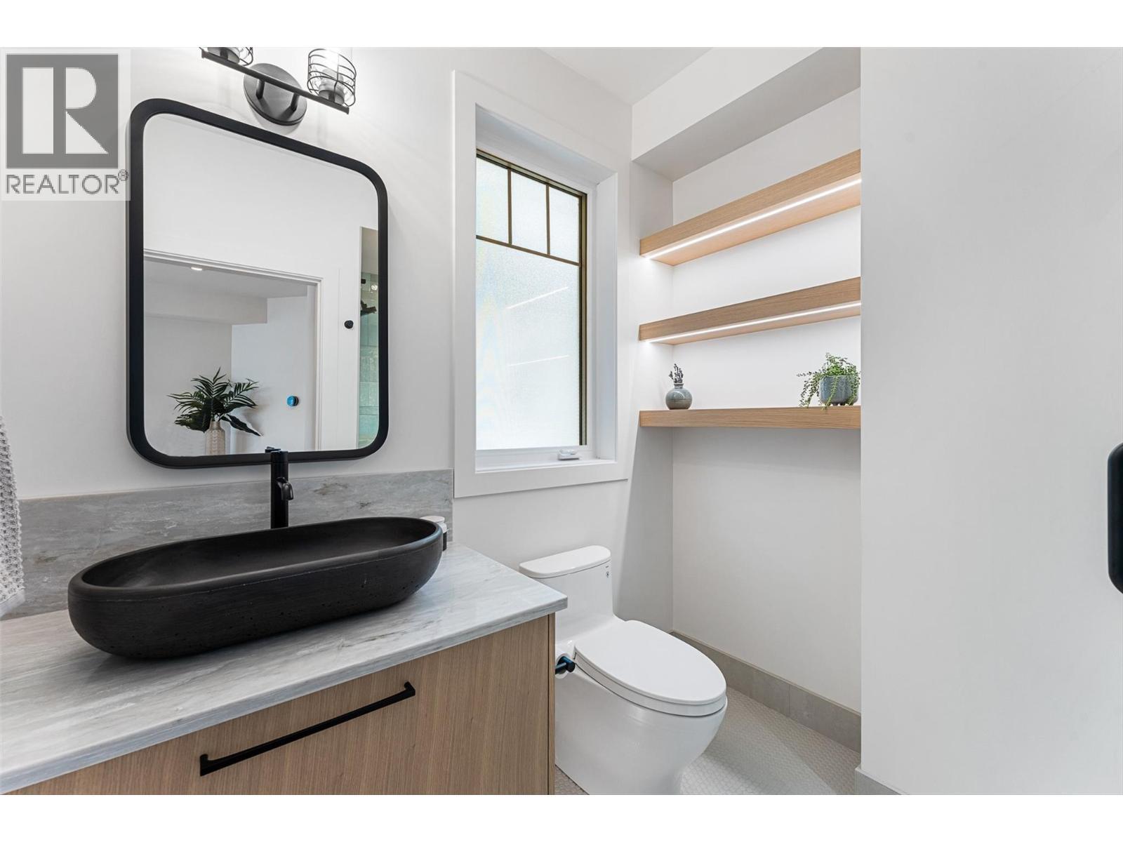 15419 Lakeshore Drive N Unit# 10. Summerland, British Columbia