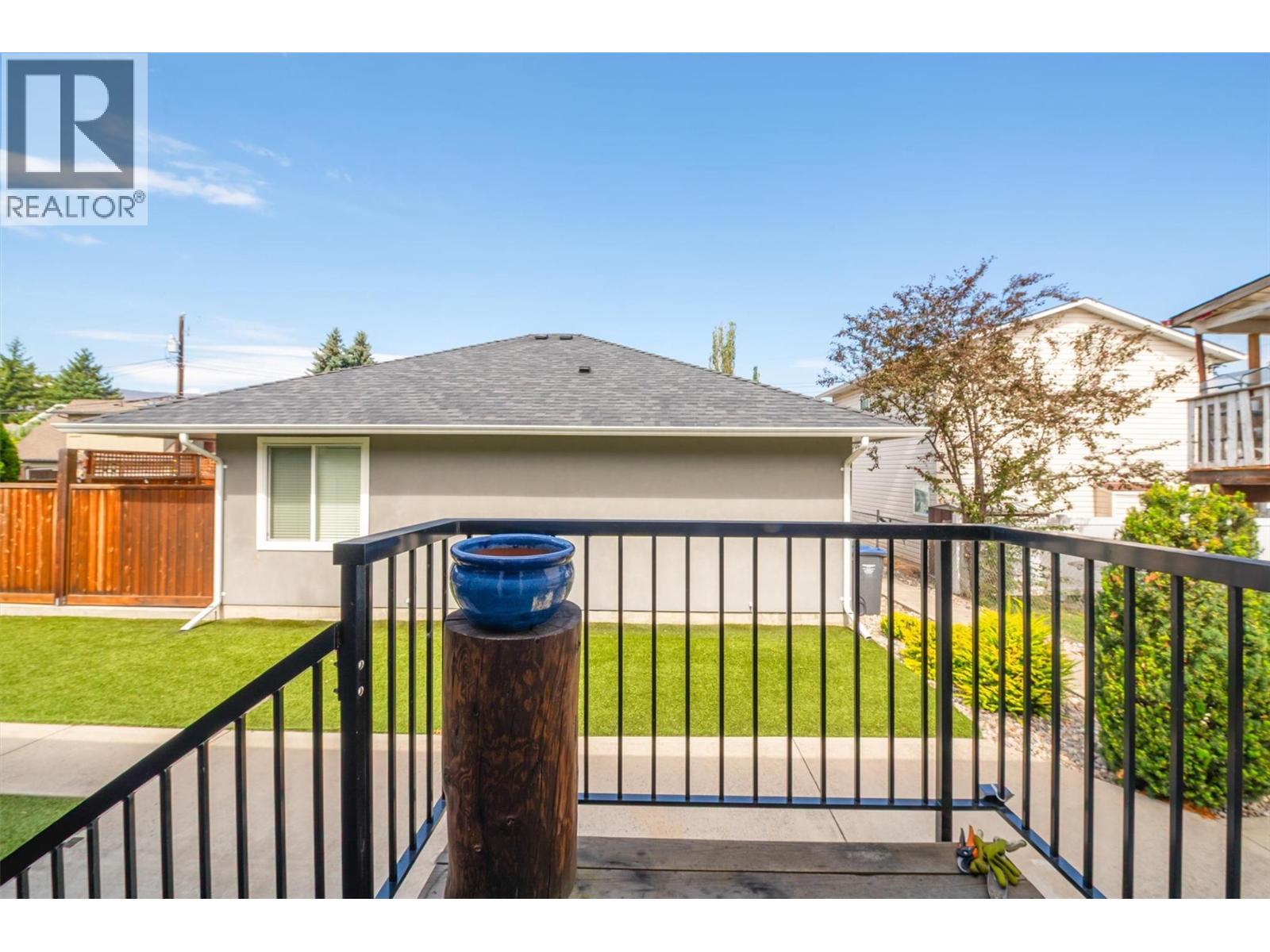 620 - 622 Birch Avenue. Kelowna, British Columbia