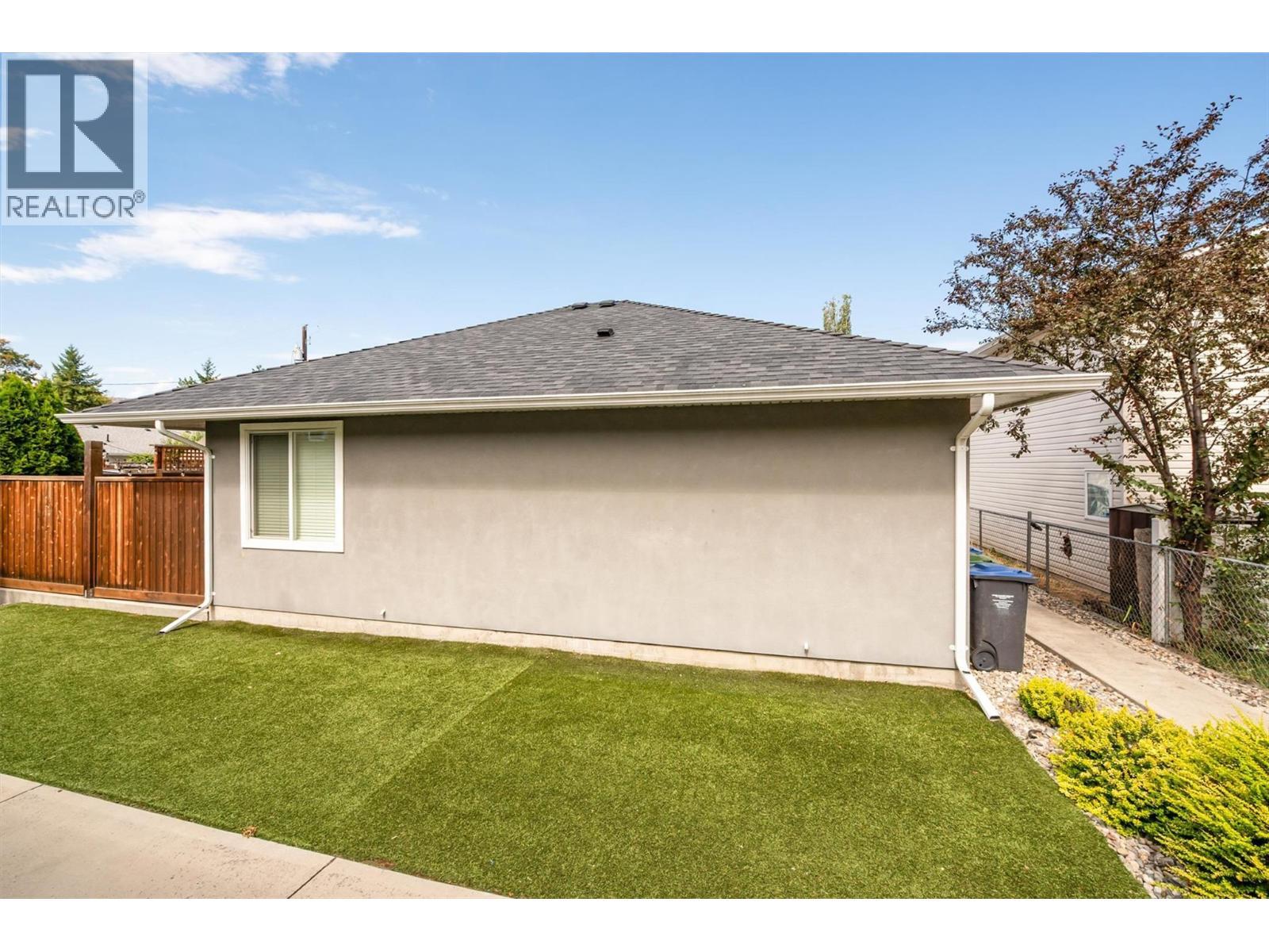 620 - 622 Birch Avenue. Kelowna, British Columbia