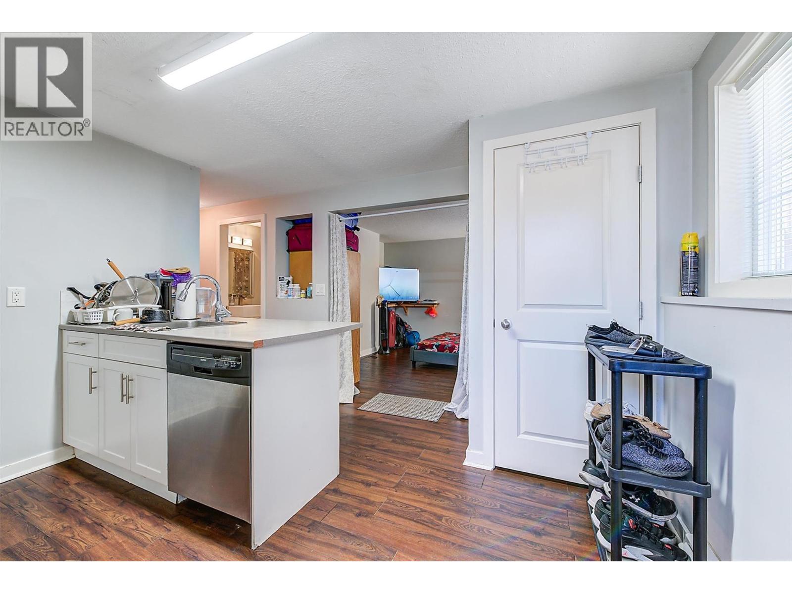 620 - 622 Birch Avenue. Kelowna, British Columbia