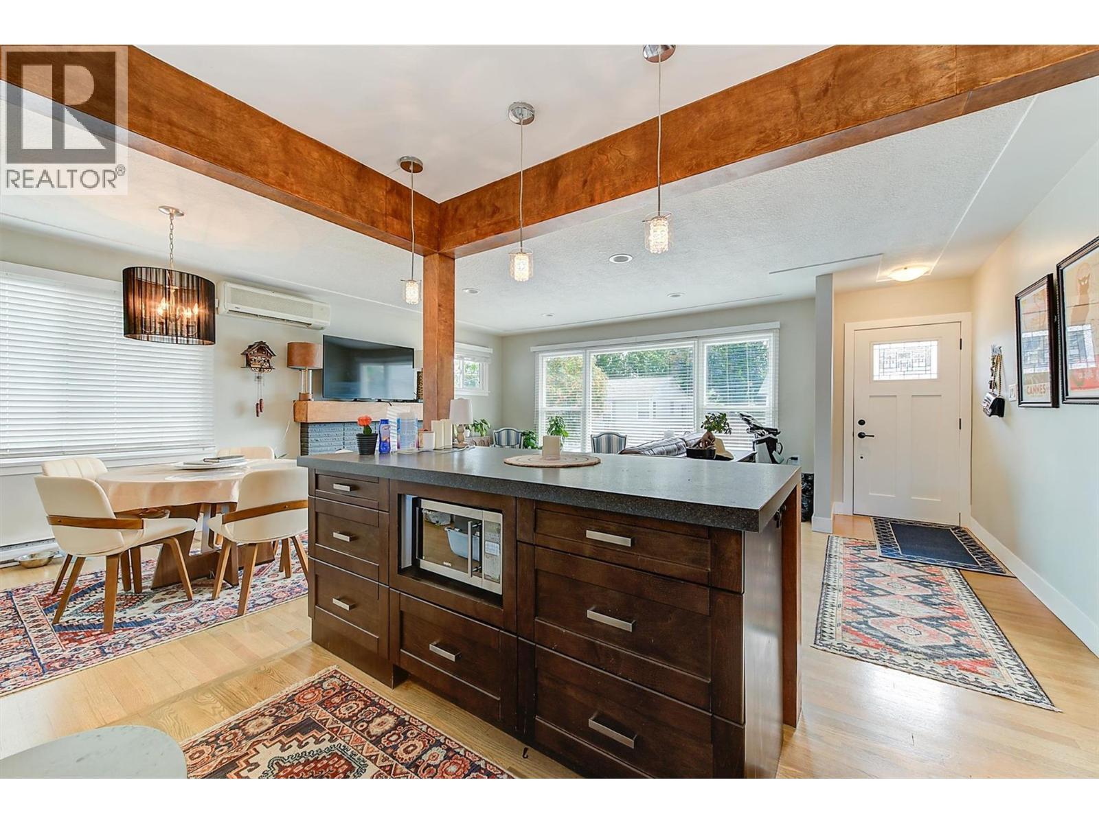 620 - 622 Birch Avenue. Kelowna, British Columbia