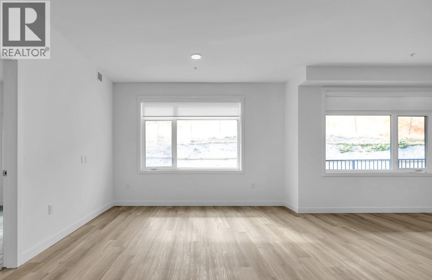 1057 Frost Road Unit# 218. Kelowna, British Columbia