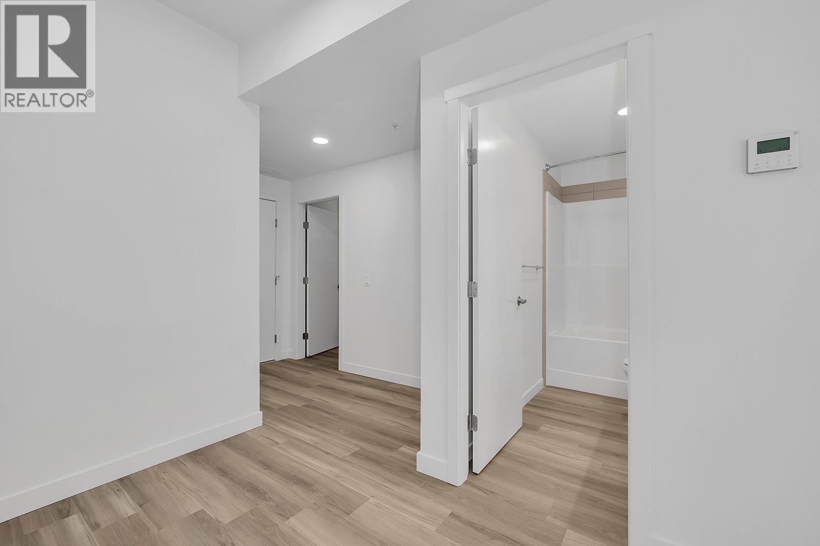 1057 Frost Road Unit# 218. Kelowna, British Columbia