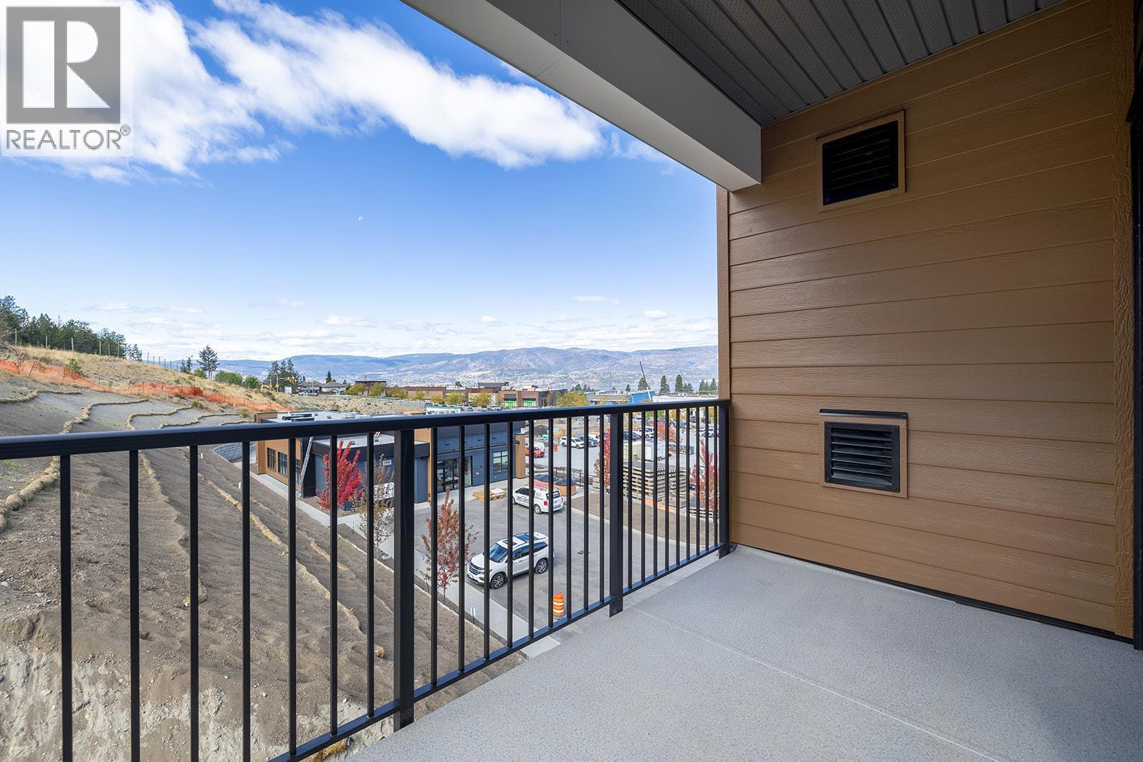 1057 Frost Road Unit# 218. Kelowna, British Columbia