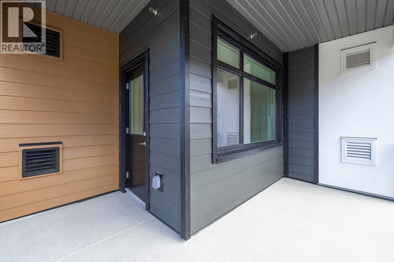 1057 Frost Road Unit# 218. Kelowna, British Columbia