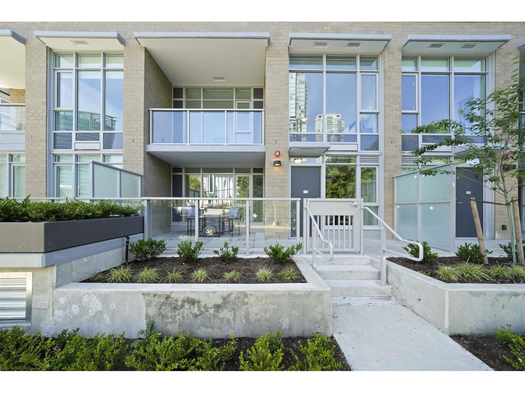 8 13350 Central Avenue, Surrey