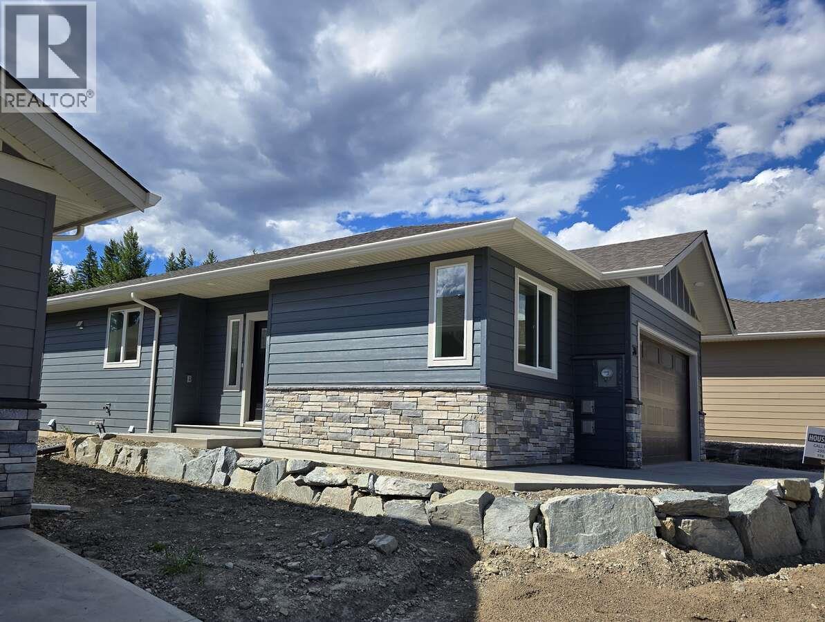 2715 Golf Course Drive Unit# 30. Blind Bay, British Columbia