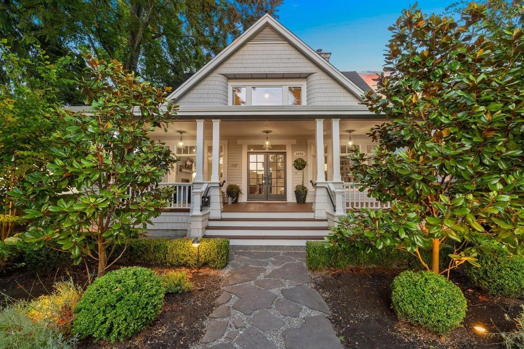 2676 Mcbride Avenue, Surrey