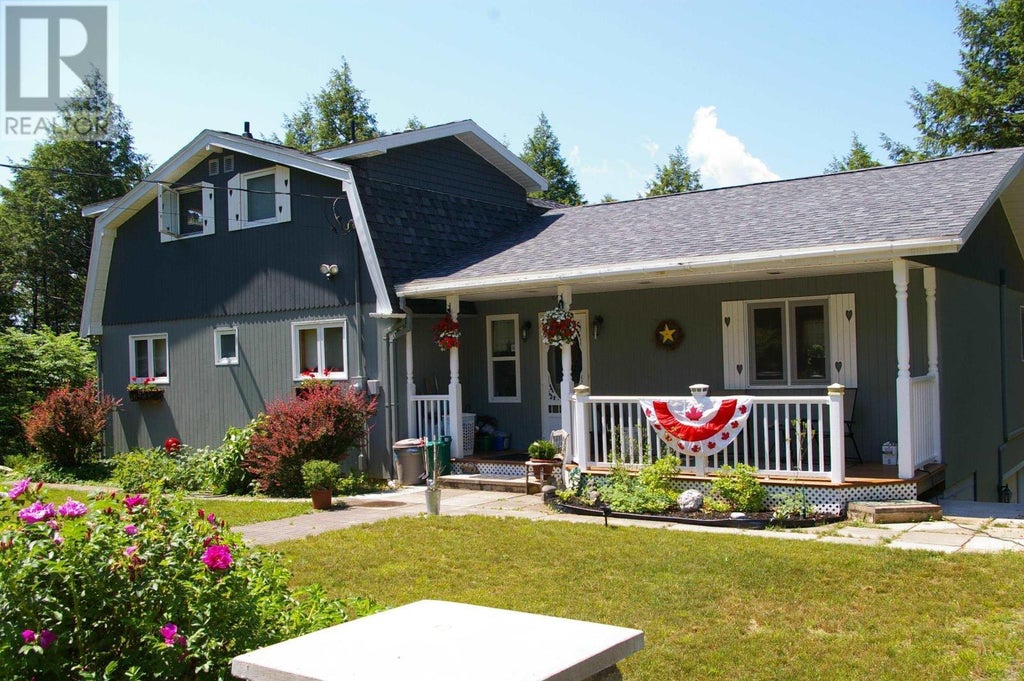 69 Thumb Cap Point Road, Labelle