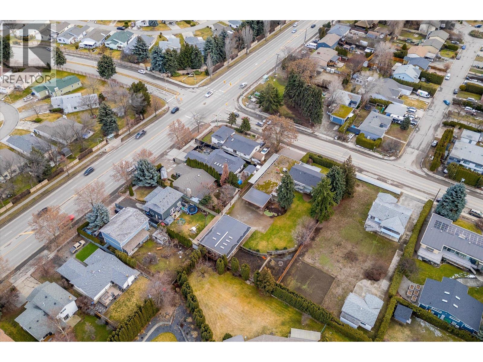 2670 Gordon Drive. Kelowna, British Columbia