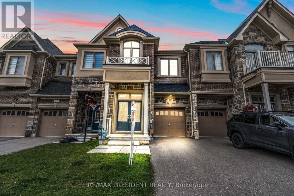 40 Dalbeattie Drive, Brampton (bram West)