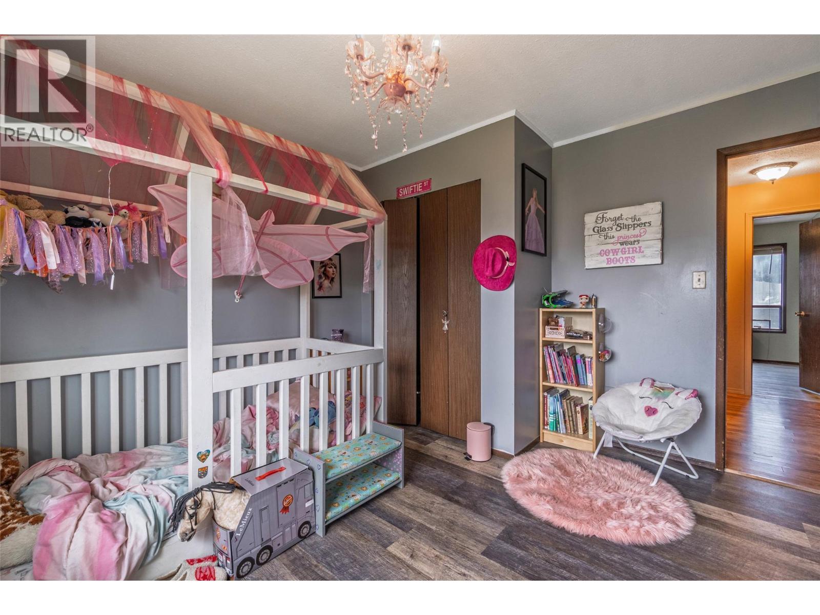 6563 Mountainview Drive. Oliver, British Columbia