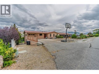 6563 Mountainview Drive. Oliver, British Columbia