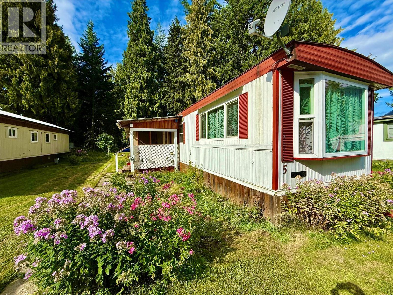 469 Main Street Unit# 5. Sicamous, British Columbia