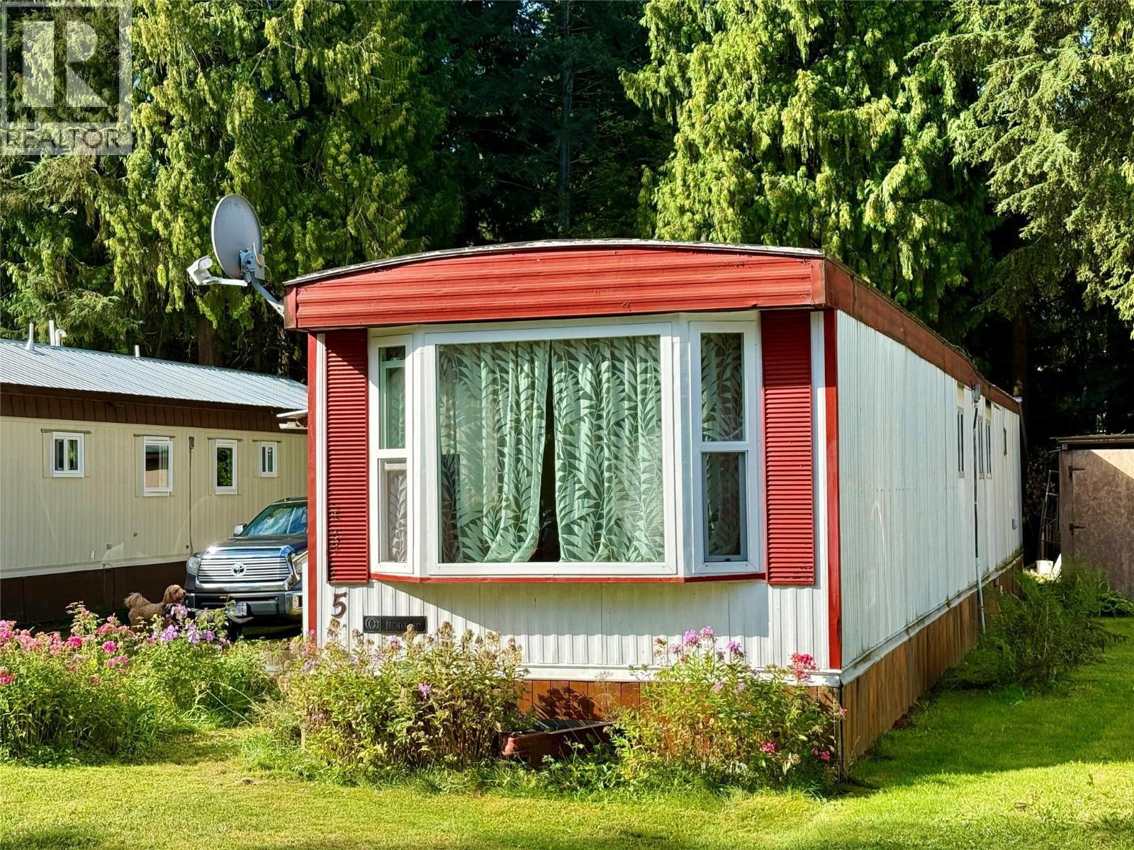 469 Main Street Unit# 5. Sicamous, British Columbia