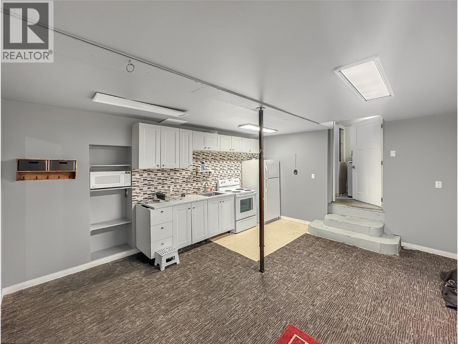 569 Auburn Crescent. Princeton, British Columbia