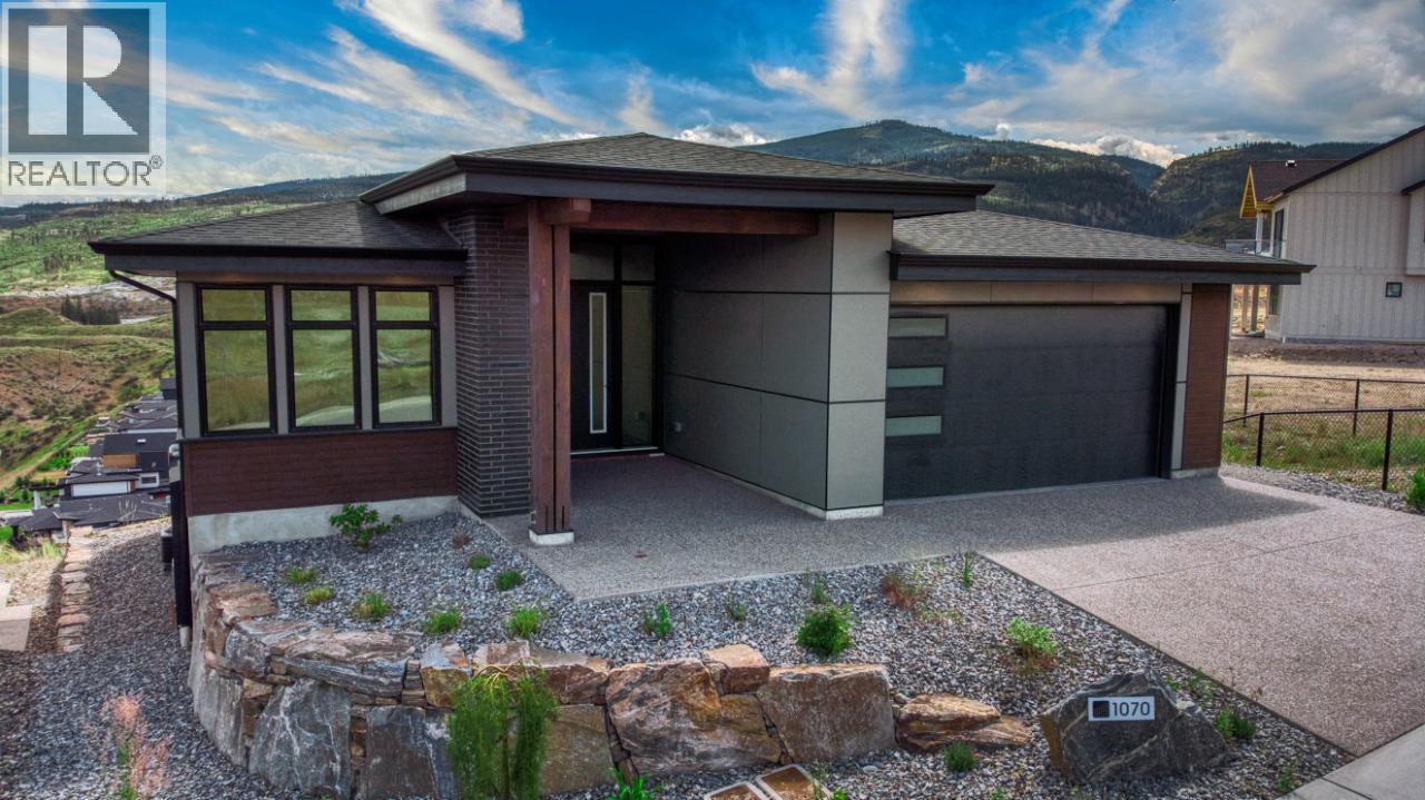 1070 Emslie Street. Kelowna, British Columbia